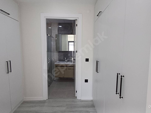 Akyazıda Köşebaşında | 706m² Arsalı, Meskenli 4.5+1 Lüks Villa! - Görsel 17