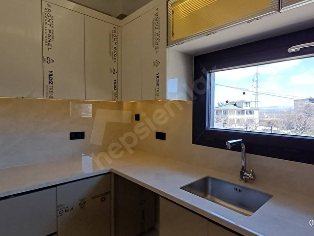 Akyazıda Köşebaşında | 706m² Arsalı, Meskenli 4.5+1 Lüks Villa! - Görsel 9