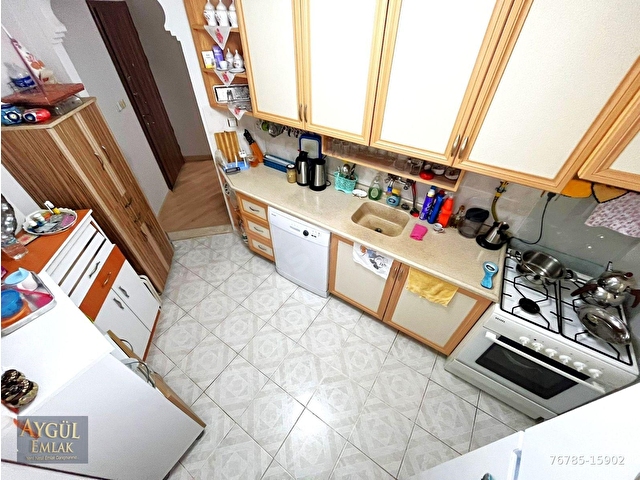 AYGÜLDEN AKÇAYDA MERKEZİ KONUMDA CAM BALKONLU AYRI MUTFAKLI DENİZE YAKIN ARA KAT 3+1 SATILIK DAİRE - Görsel 15