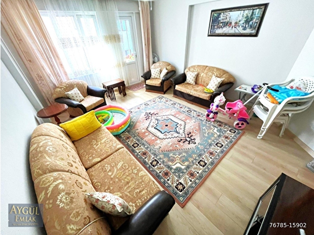 AYGÜLDEN AKÇAYDA MERKEZİ KONUMDA CAM BALKONLU AYRI MUTFAKLI DENİZE YAKIN ARA KAT 3+1 SATILIK DAİRE - Görsel 8