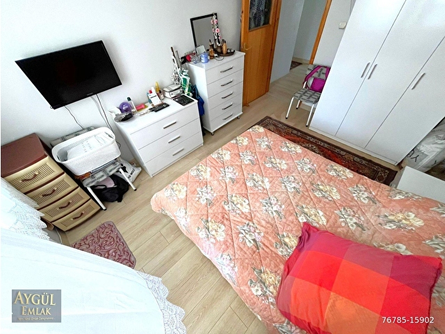 AYGÜLDEN AKÇAYDA MERKEZİ KONUMDA CAM BALKONLU AYRI MUTFAKLI DENİZE YAKIN ARA KAT 3+1 SATILIK DAİRE - Görsel 21