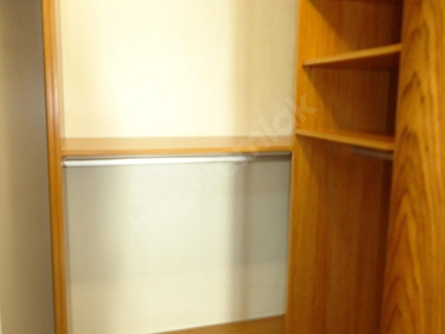 GÖRGÜNDEN İNCİ EVLERİNDE 4+1 200M2 GKD KOMBİLİ BAKIMLI DAİRE - Görsel 14