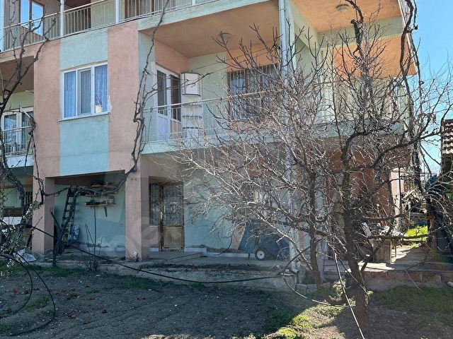 BURDUR GÖKÇEBAĞ BAŞAK EVLER SATILIK 3 KATLI EVİ OLAN 2 ARSA