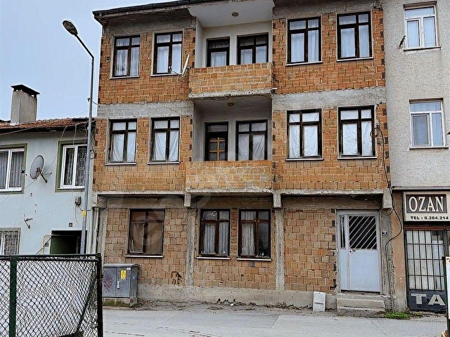 Kaleiçinde Satılık 3 Katlı Bina ve Arsa