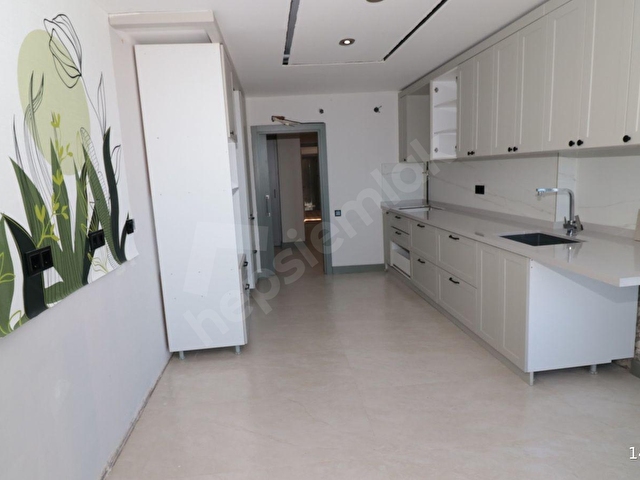 FENER’DE KAPICILI – HAVUZLU SİTEDE KALORİFERLİ- FULL DENİZ MANZARALI 5+1 DAİRE - Görsel 23
