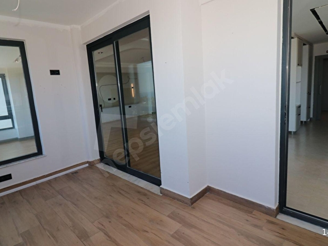 FENER’DE KAPICILI – HAVUZLU SİTEDE KALORİFERLİ- FULL DENİZ MANZARALI 5+1 DAİRE - Görsel 25