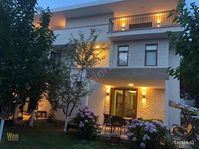 YALOVA-ARMUTLU-KAPAKLI MAH.-İLİBAT KOYUNDA DENİZ MANZARALI SATILIK VİLLA