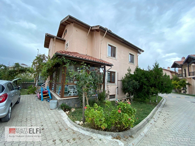 Ucevler Ile Demirci Arasinda Satilik Ozel Mimarili Villa 49157 21707 Hurriyet Emlak