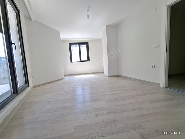 MEVLANA MAH 3+1 TERS DUBLEX KÖŞE BAŞI TOPRAK TEMASIZ BALKONLU - Görsel 3