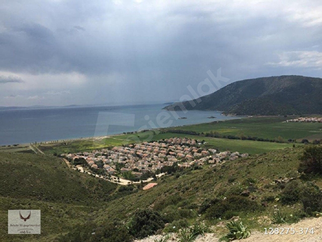 YATIRIMLIK MUHTEŞEM ARAZİ ELEKTRİK YOLU SUYU VE EVİ OLAN ARAZİ - Görsel 4
