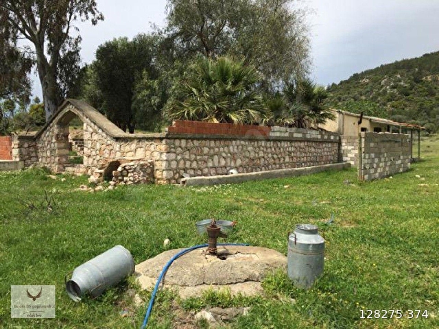 YATIRIMLIK MUHTEŞEM ARAZİ ELEKTRİK YOLU SUYU VE EVİ OLAN ARAZİ - Görsel 15