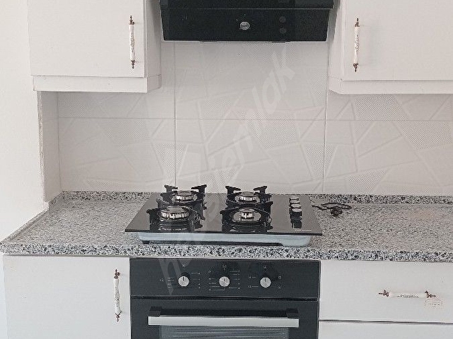 2+1 Geniş oturumlu cepheleri açık ferah daire - Görsel 4