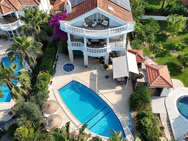 Dalyanda Kaya Mezarları Manzaralı,Güneş Panelli Lüks Villa
