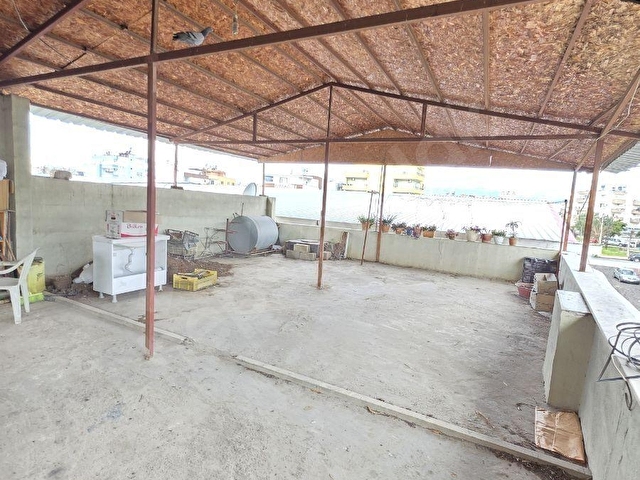 RUHSATLI SANAYİ ELEKTİRİĞİ VAR 325 M2 DEPO ALANI 110 M2  2+1 EV KOPLE SATILIK