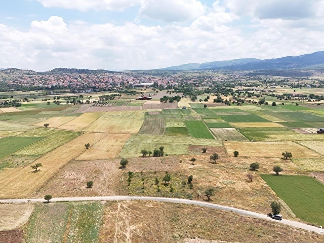 FIRSAT !!!  SALDA GÖLÜNE 2 KM YOL CEPHELİ 1700M2 YATIRIMLIK  TARLA - Görsel 4