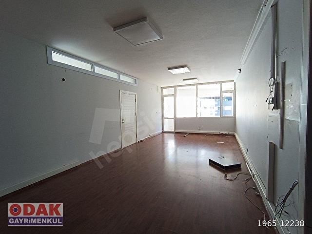 ATATÜRK CADDESİ, GÜLBAHÇESİ SİTESİNDE SATILIK OFİS - Görsel 2