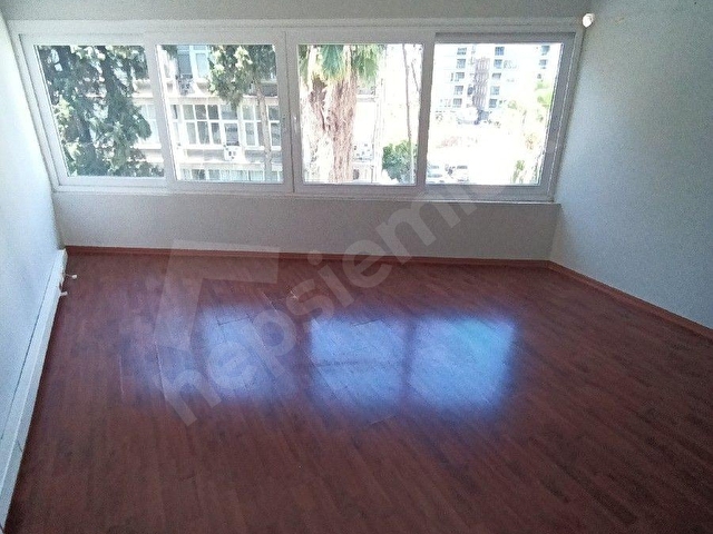 ATATÜRK CADDESİ, GÜLBAHÇESİ SİTESİNDE SATILIK OFİS - Görsel 15