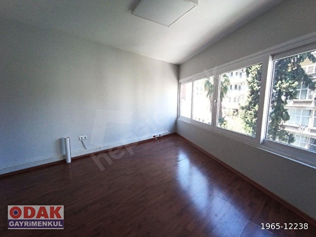 ATATÜRK CADDESİ, GÜLBAHÇESİ SİTESİNDE SATILIK OFİS - Görsel 18