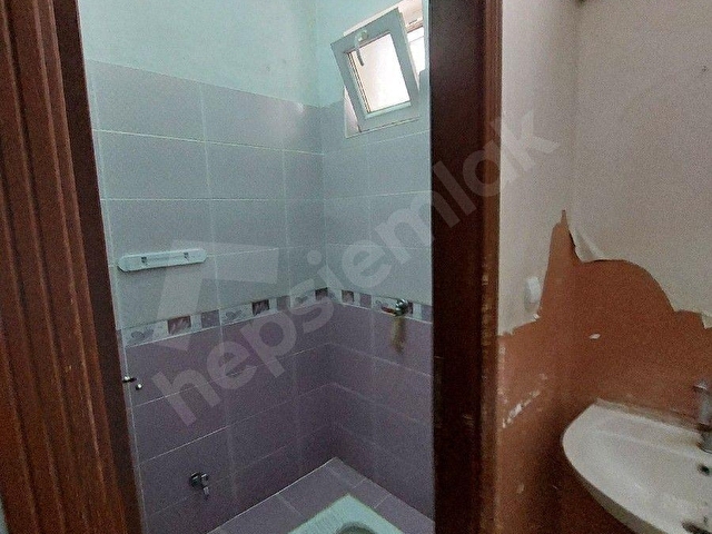 GÜRBÜZ EMLAKTAN DEREBOYU CADDESİ ÜZERİNDE SATILIK 120 MT.DÜKKAN KOMBİLİ YAPILI İSKANLI MUTFAK VE WC - Görsel 14