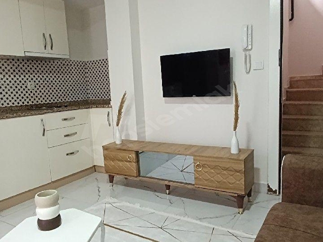 KINIKLI KAMPÜS MEVKİ KİRALIK 1+1 FIRSAT BAHÇE KATI APART - Görsel 2