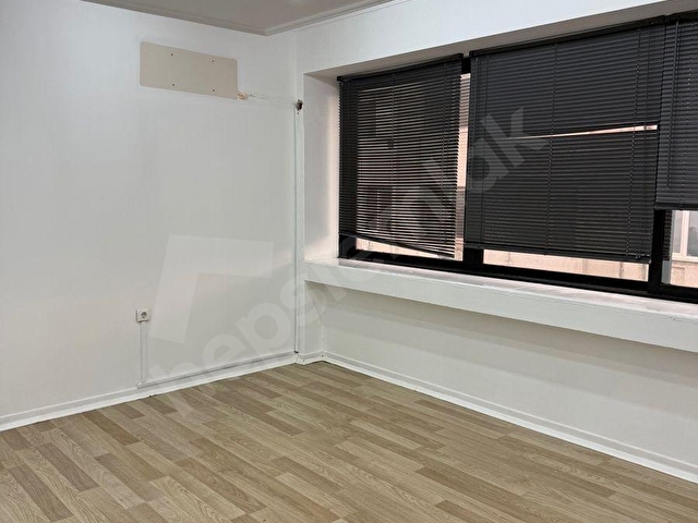Saat kulesi karşısında satılık katta ofis - Görsel 4