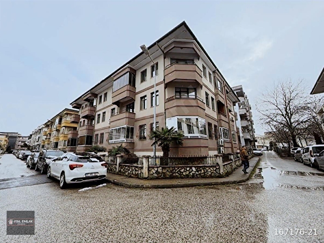 ASİL EMLAK | ŞEHRİN GÖBEĞİNDE BÜYÜK 3+1 SATILIK DAİRE - Görsel 2