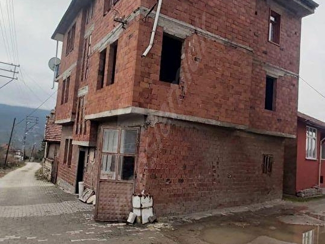 KARABÜK SAFRANBOLU YAZIKÖY DE SATILIK 3 KATLI MÜSTAKİL EV - Görsel 3