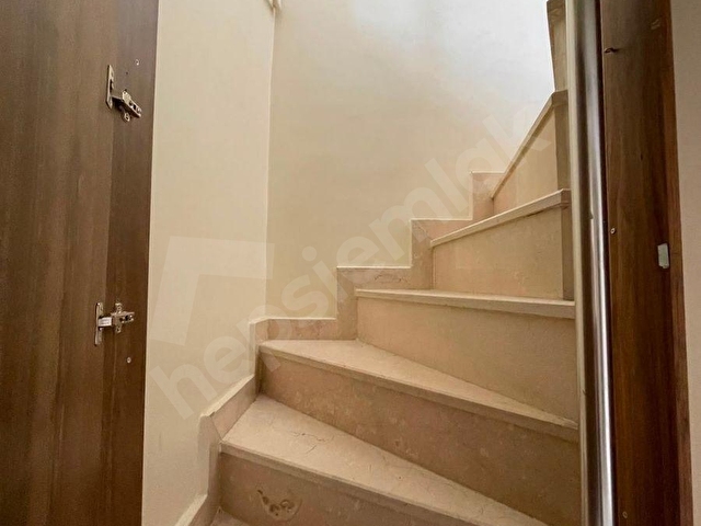 Gülbaba Emlaktan Ulubatlıda 12 Yıllık Binada 4+2 Dubleks Daire - Görsel 26