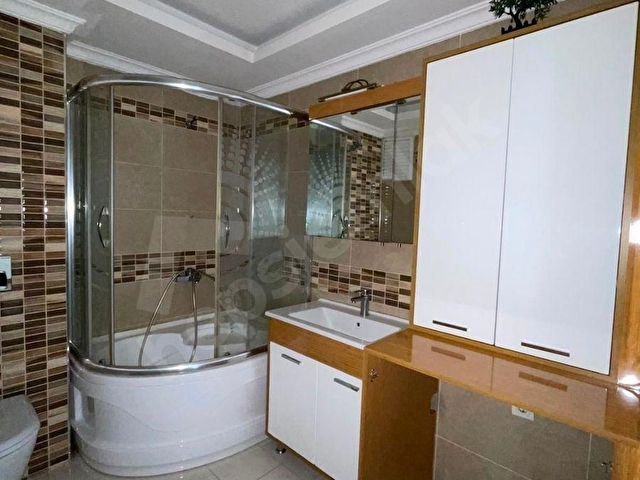 Gülbaba Emlaktan Ulubatlıda 12 Yıllık Binada 4+2 Dubleks Daire - Görsel 16