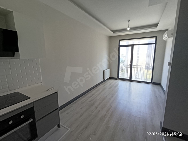 BAHÇEŞEHİR SUİTES SATILIK 2+1 TEMİZ DAİRE - Görsel 2