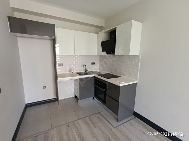 BAHÇEŞEHİR SUİTES SATILIK 2+1 TEMİZ DAİRE - Görsel 4