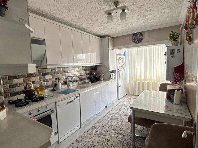 EV GÖRden ELVAN MAH . OKULLAR BÖLGESİNDE 3+1 |120 m2 | KATTA - Görsel 3