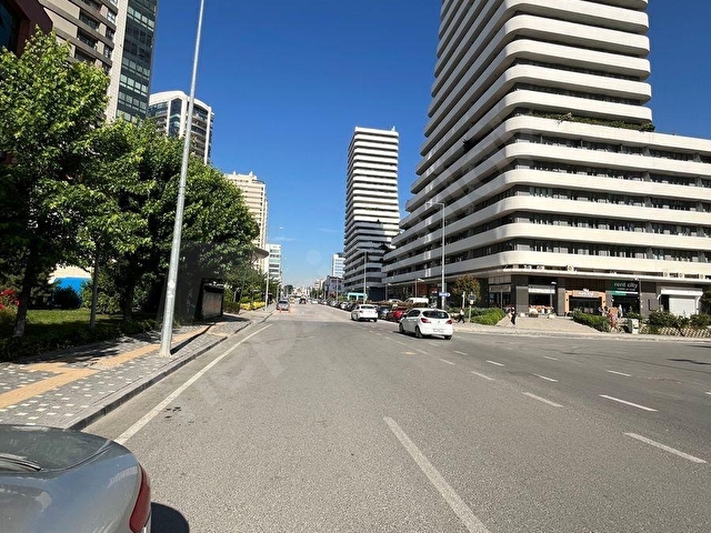 BURSANIN EN PRESTİJLİ İŞ MERKEZİ KIZILAY PLAZADA KİRALIK OFİS - Görsel 3
