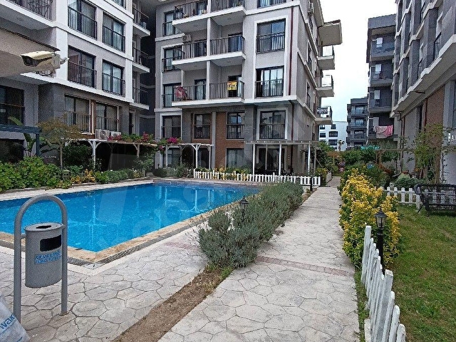 Menemen Seyrek Yücesoy Mah. Projesinde Havuz Manzaralı 60 m2 1+1 Arakat Kiralık Daire