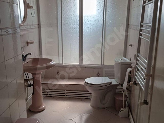 KOLEJ SERVİ SOKAKDA SALON BAĞIMSIZ, 3+1,KOMBİLİ - Görsel 5