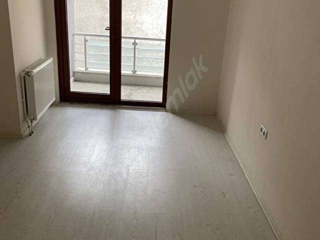 SİNER GAYRİMENKUL - MAHMUTBEYDE SATILIK 1 + 1 DAİRE - Görsel 5