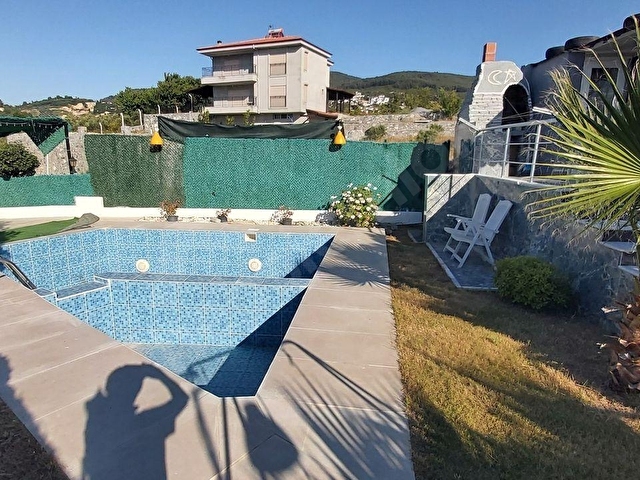 Ağaçlıda Havuzlu, Tek Katlı, Eşyalı, Müstakil Ev - Görsel 8