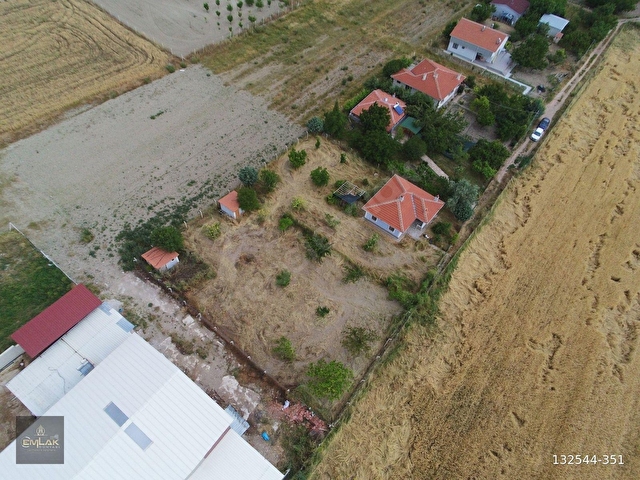 AYAŞTA 1.447 M2 ARSA ÜZERİNDE HAZIR DÜZEN EVLİ BAHÇE - Görsel 13
