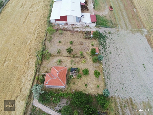 AYAŞTA 1.447 M2 ARSA ÜZERİNDE HAZIR DÜZEN EVLİ BAHÇE - Görsel 7