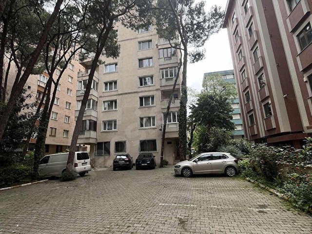 EMEKTEN YEŞİLLİKLER İÇİNDE BAKIMLI ARA KAT 130 M2 3+1 - Görsel 2