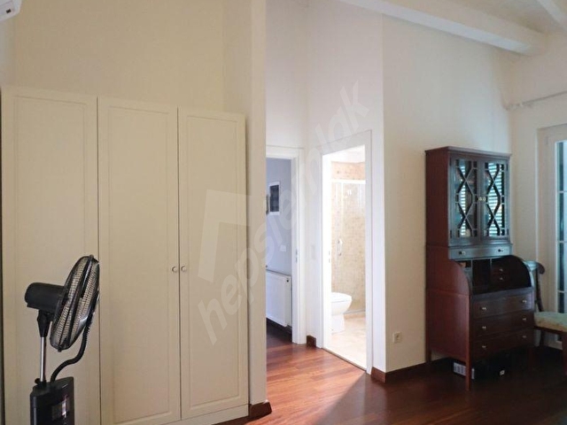 Ege Emlaktan Alaçatı Köy Merkezinde 500m2 de 5+2 Havuzlu Villa - Görsel 25