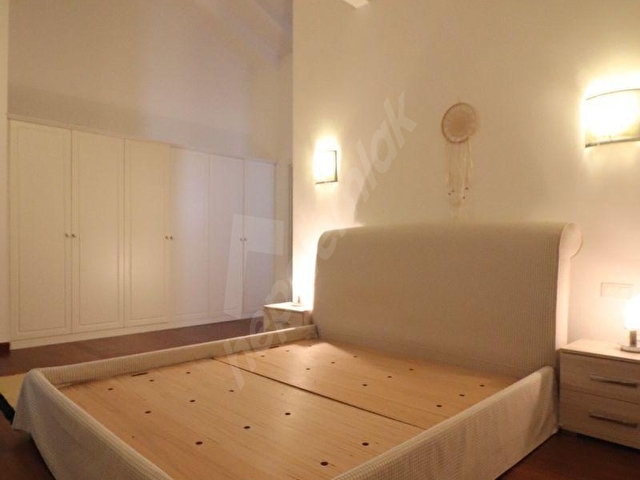 Ege Emlaktan Alaçatı Köy Merkezinde 500m2 de 5+2 Havuzlu Villa - Görsel 19