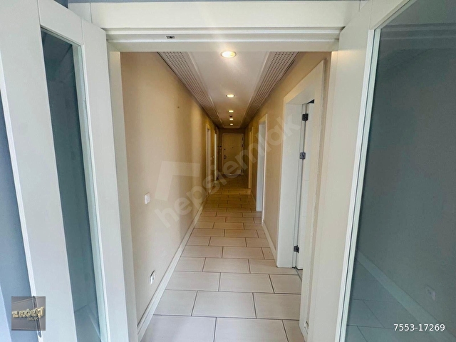 KOZYATAĞINDA SİTE İÇERİSİNDE GÜVENLİKLİ, HAVUZLU 125m2 NET BOŞ DAİRE - Görsel 19