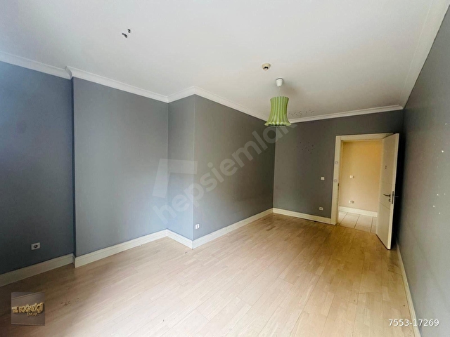 KOZYATAĞINDA SİTE İÇERİSİNDE GÜVENLİKLİ, HAVUZLU 125m2 NET BOŞ DAİRE - Görsel 20
