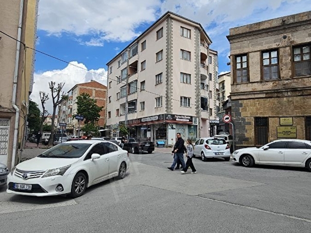 Kale Mahallesinde Merkezi Konumda Full Yapılı 2+1 Satılık Daire - Görsel 2