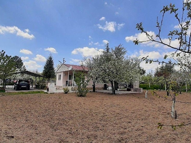 GÖLBAŞI GÖKÇEHÖYÜK KÜME EVLERİ SİTESİNDE 700 M2 MEYVE BAHÇESİ İÇİNDE DOĞALGAZ KOMBİLİ MÜSTAKİL EV - Görsel 2