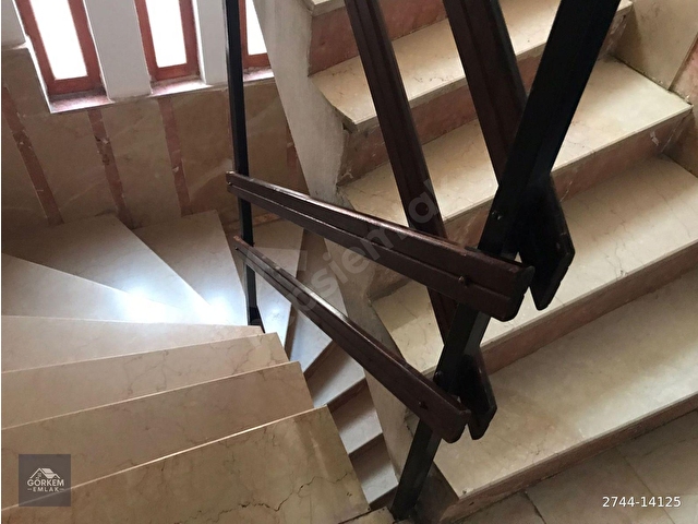 GÖRKEMDEN 19 MAYIS  HASTANE YAKINI EŞYALI ( MÖBLELİ) FUL YAPILI ARA KAT CAD.PARALELİ - Görsel 19