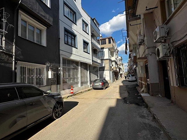 Bornova Yeşilova da Geniş m2 3+1 Satılık Full Tadilatlı Daire - Görsel 5