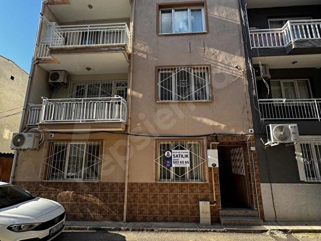 Bornova Yeşilova da Geniş m2 3+1 Satılık Full Tadilatlı Daire - Görsel 2