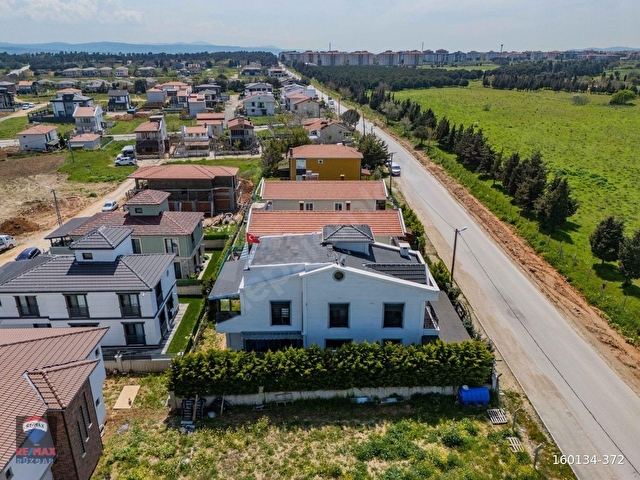 GELİBOLU HOCA HAMZA MAH. DENİZ MANZARALI TRİPLEX VİLLA - Görsel 3